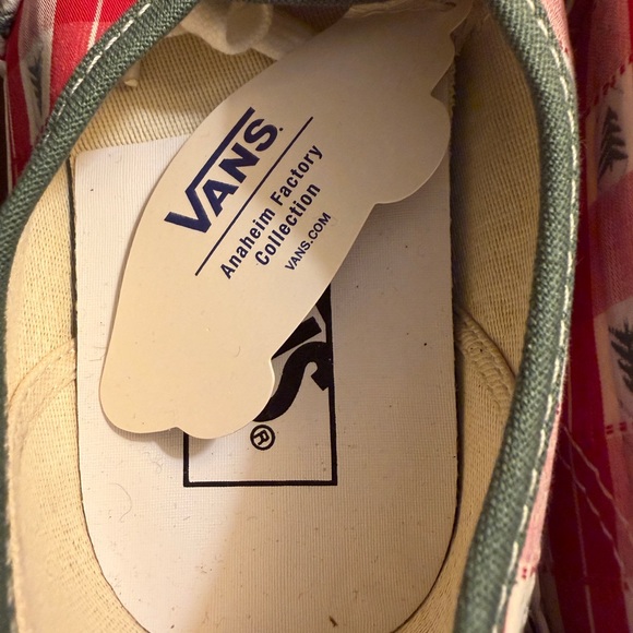 Vans Authentic Red Plaid Holiday Sneakers Women’s 8.5 NWOT - Picture 5 of 7